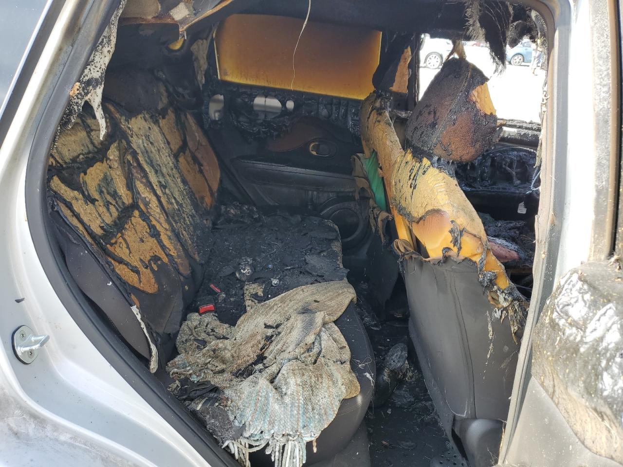 2016 KIA Soul VIN KNDJN2A27G7851022 Copart auction photo, burn - engine / burn - interior damage thumbnail 11