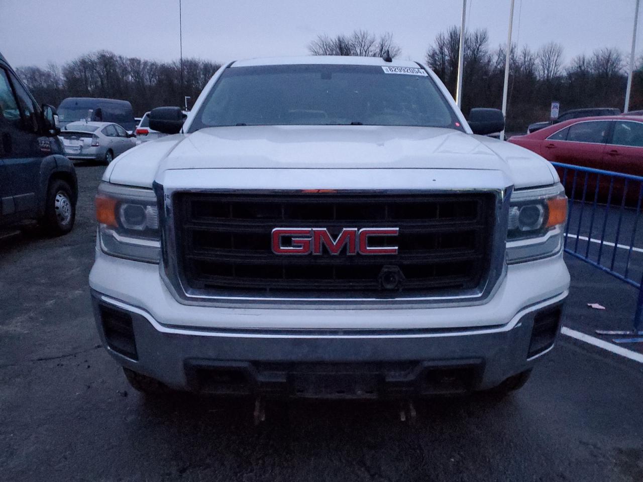 2015 GMC Sierra VIN 1GTV2TEC5FZ366822 Copart auction photo, minor dent/scratches damage thumbnail 5