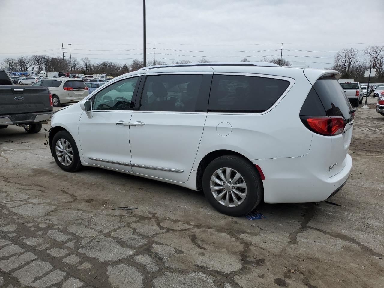 2018 Chrysler Pacifica VIN 2C4RC1BG1JR228143 Copart auction photo, front end / minor dent/scratches damage thumbnail 2