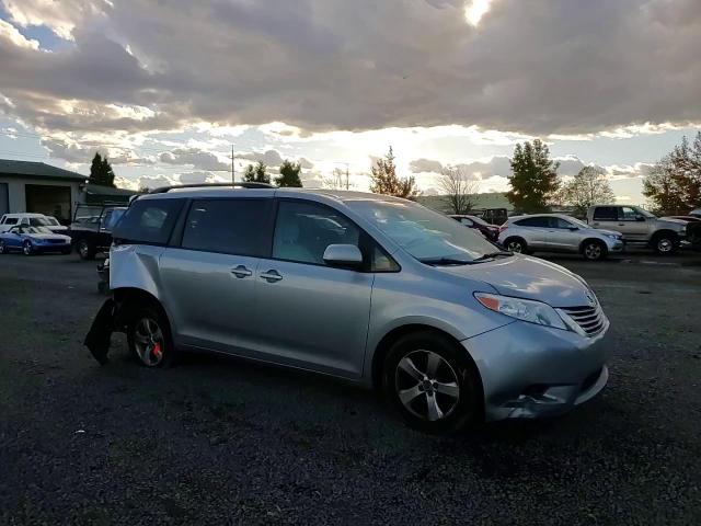 2016 Toyota Sienna VIN 5TDKK3DC0GS732077 Copart auction photo, rear end damage thumbnail 12