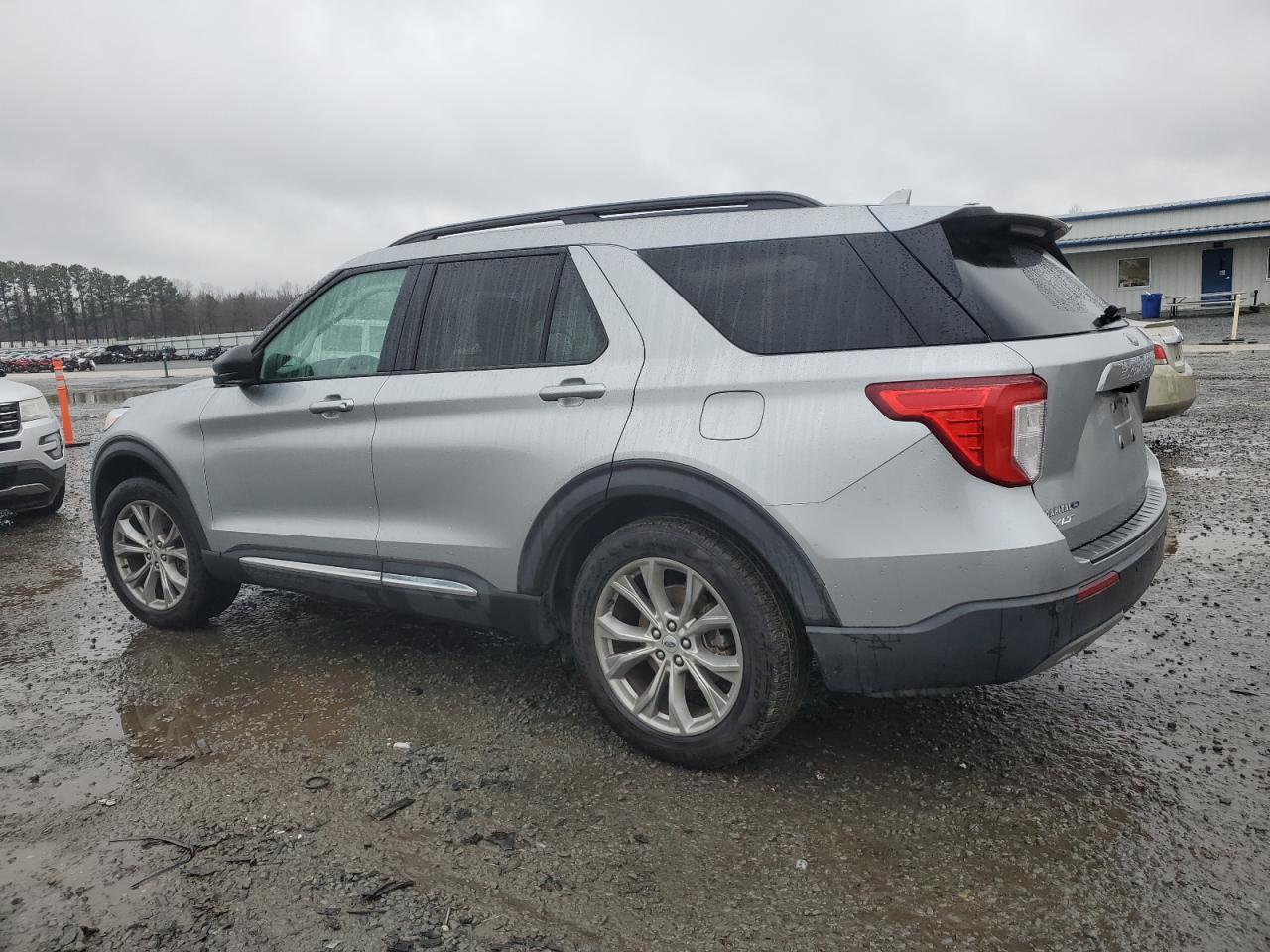 2020 Ford Explorer VIN 1FMSK7DH2LGB00670 Copart auction photo, front end damage thumbnail 2