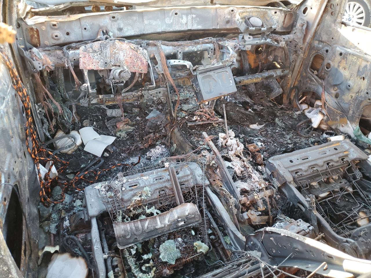 2018 Toyota Tacoma VIN 3TMCZ5ANXJM125192 Copart auction photo, burn damage thumbnail 8