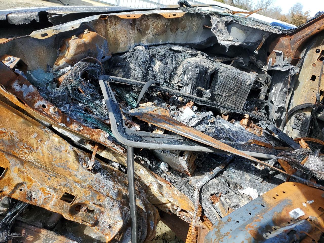 2004 Ford Expedition VIN 1FMFU18L44LA34283 Copart auction photo, burn damage thumbnail 8