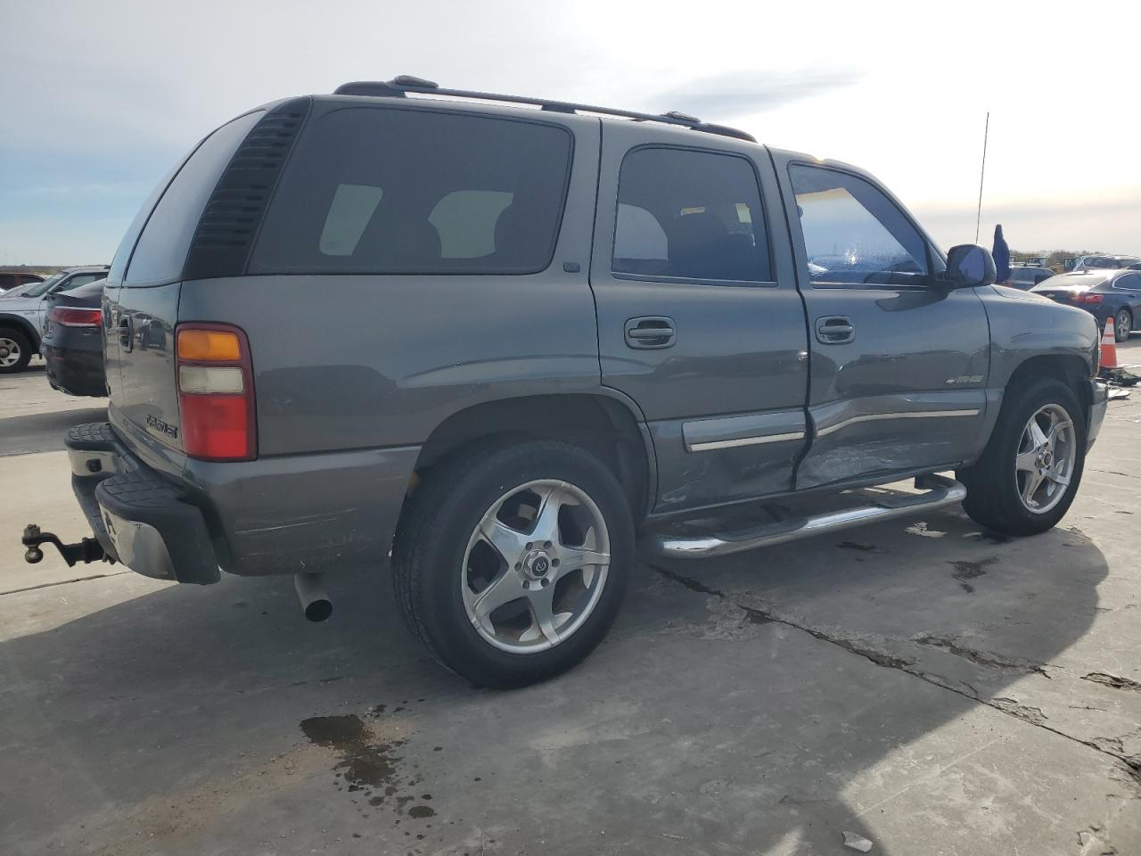 2001 Chevrolet Tahoe VIN 1GNEK13T61J271935 Copart auction photo, side damage thumbnail 3