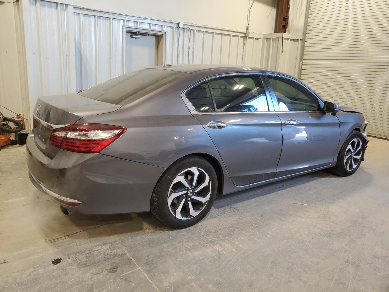 2017 Honda Accord VIN 1HGCR2F8XHA194667 Copart auction photo, front end damage thumbnail 3