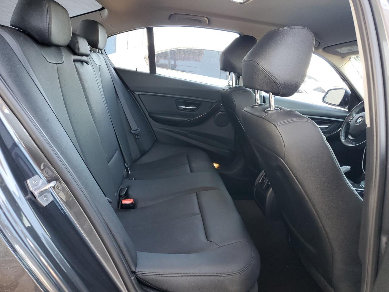 2015 BMW 3er VIN WBA3B1G57FNT06586 Copart auction photo, front end / side damage thumbnail 10