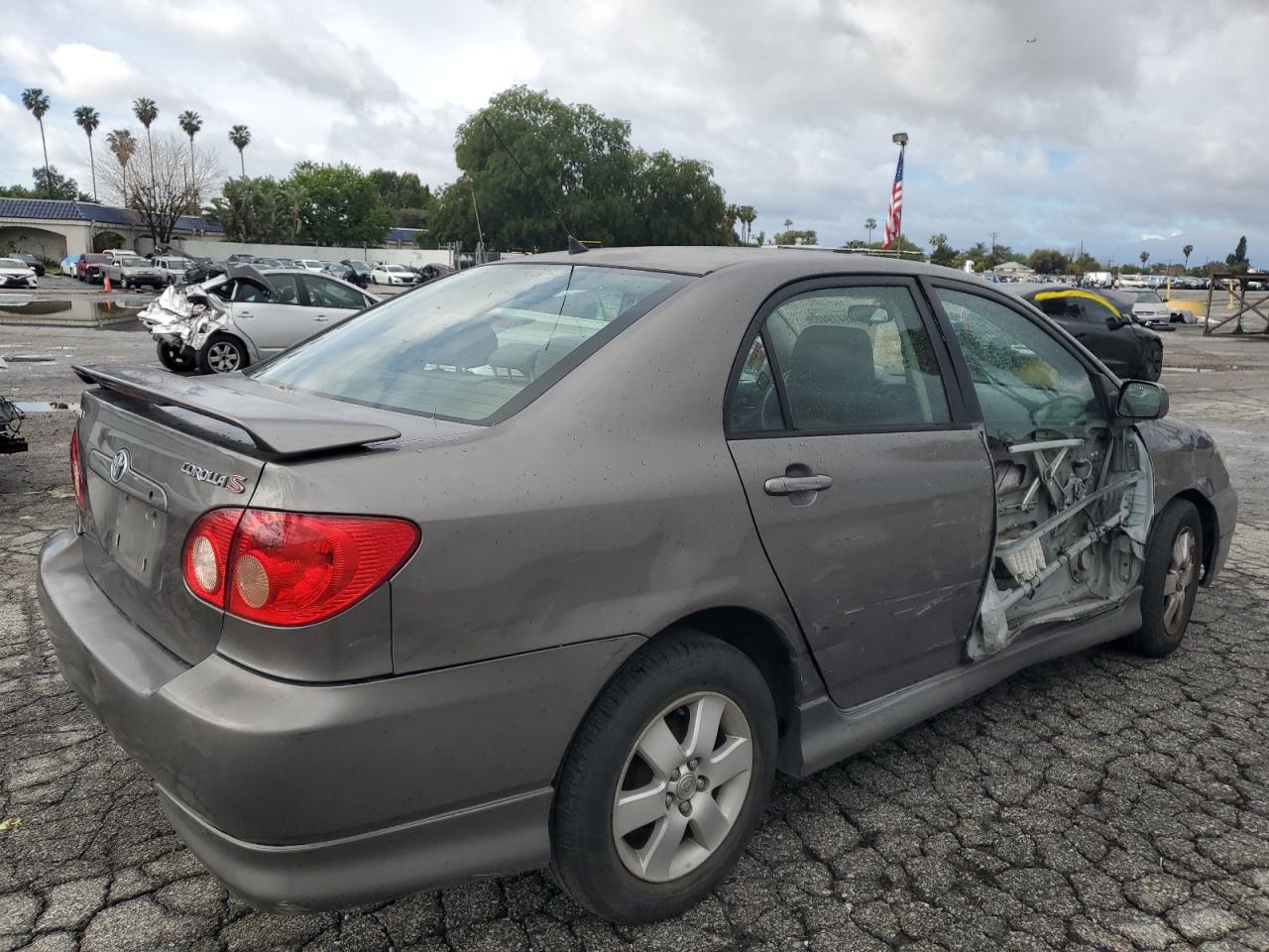 2005 Toyota Corolla VIN 1NXBR32E35Z521539 Copart auction photo, side / front end damage thumbnail 3