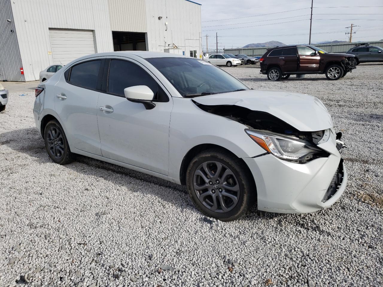2019 Toyota Yaris VIN 3MYDLBYV3KY506033 Copart auction photo, front end damage thumbnail 4