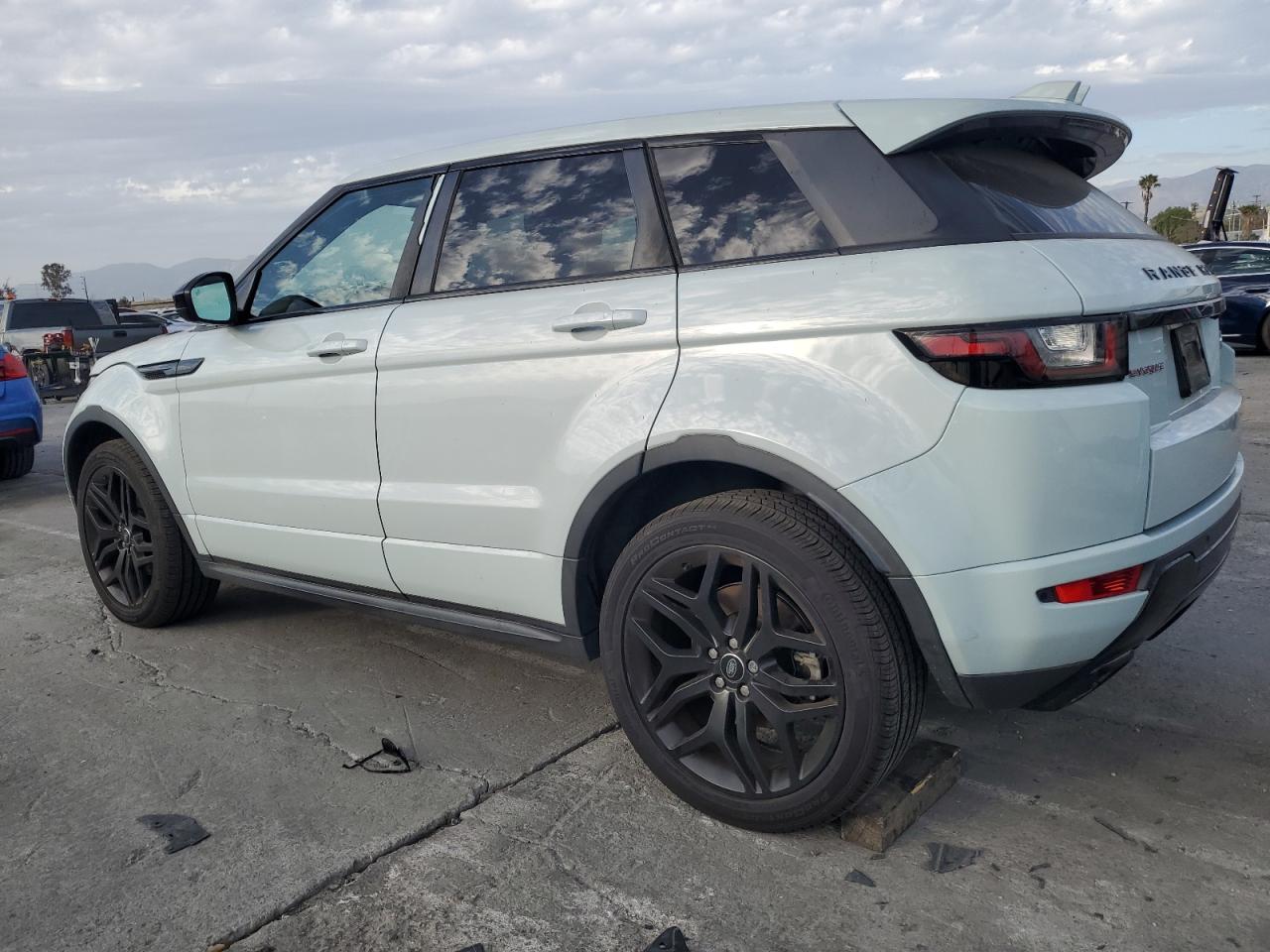 2017 Land Rover Range Rover VIN SALVD2BG3HH195310 Copart auction photo, minor dent/scratches damage thumbnail 2