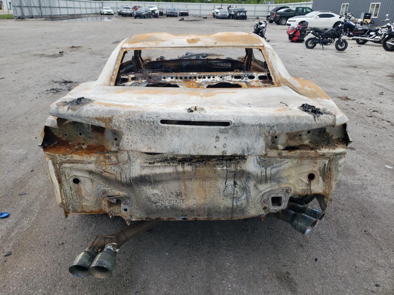 2023 Chevrolet Camaro VIN 1G1FJ1R61P0142364 Copart auction photo, vandalism / burn damage thumbnail 6