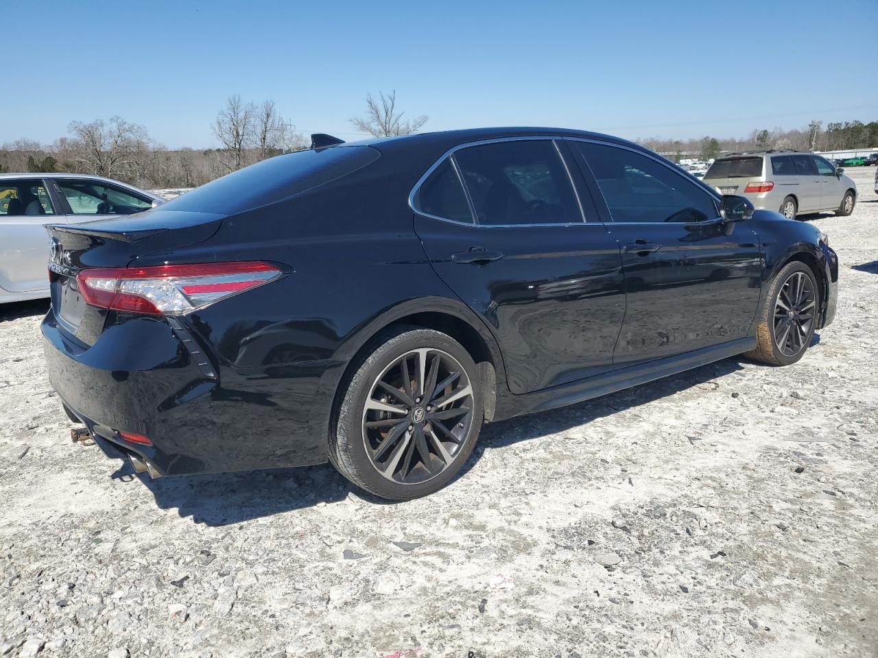 2019 Toyota Camry VIN 4T1B61HK2KU768170 Copart auction photo, front end / side damage thumbnail 3