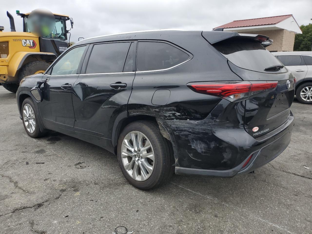 2020 Toyota Highlander VIN 5TDDZRBHXLS027836 Copart auction photo, side / rear end damage thumbnail 2