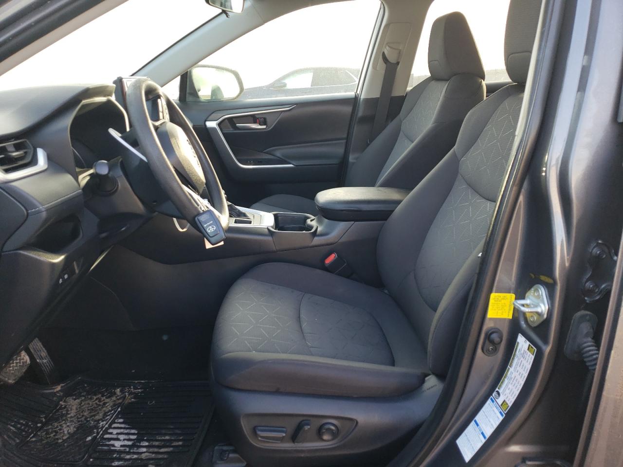 2021 Toyota RAV 4 VIN 2T3P1RFV3MW211374 Copart auction photo, front end / side damage thumbnail 7