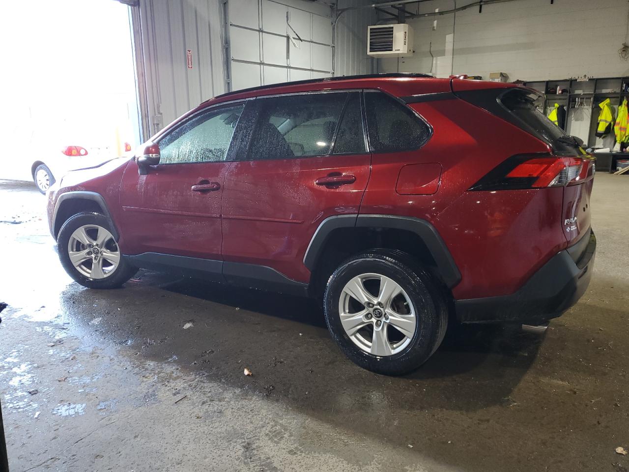 2019 Toyota RAV 4 VIN 2T3P1RFV0KW073337 Copart auction photo, front end / side damage thumbnail 2