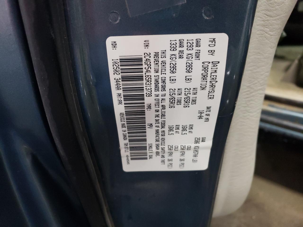 2005 Chrysler Town & Country VIN 2C4GP54L65R313739 Copart auction photo, front end / side damage thumbnail 13