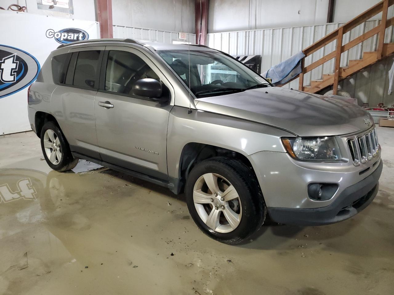 2016 Jeep Compass VIN 1C4NJCBA1GD634172 Copart auction photo, rear end / minor dent/scratches damage thumbnail 4