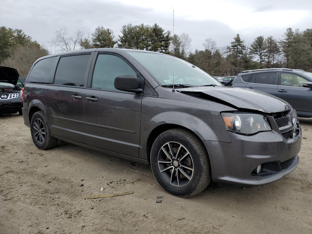 2017 Dodge Caravan VIN 2C4RDGEG6HR682734 Copart auction photo, front end / minor dent/scratches damage thumbnail 4