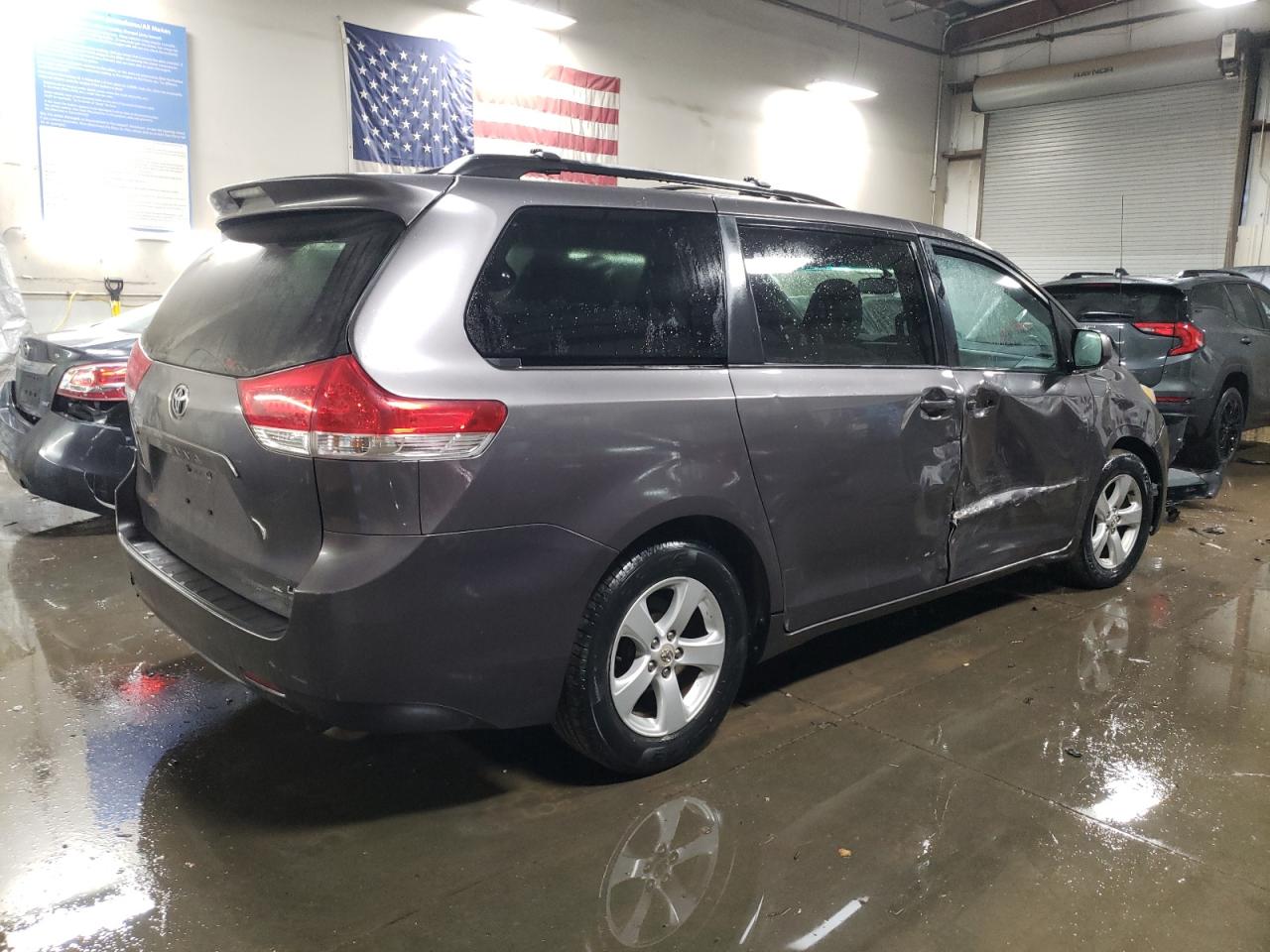2013 Toyota Sienna VIN 5TDKK3DC1DS282998 Copart auction photo, side damage thumbnail 3