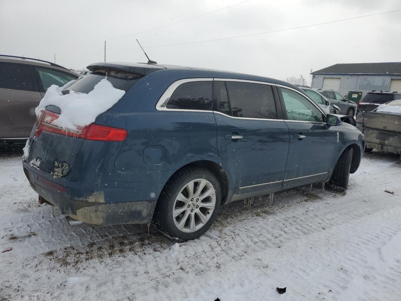 2016 Lincoln MKT VIN 2LMHJ5AT0GBL01382 Copart auction photo, front end damage thumbnail 3