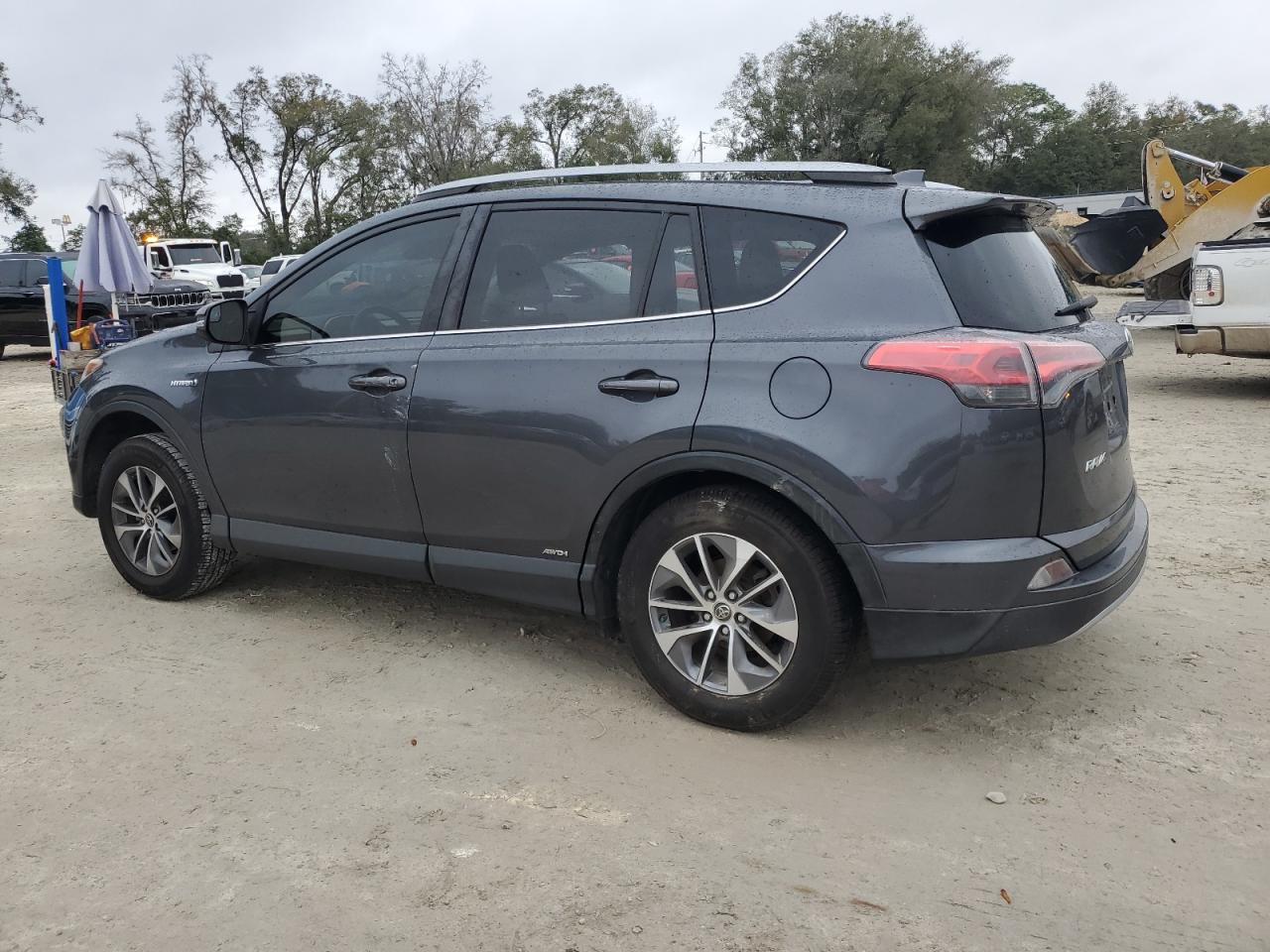 2017 Toyota RAV 4 VIN JTMRJREV8HD076213 Copart auction photo, side / rear end damage thumbnail 2