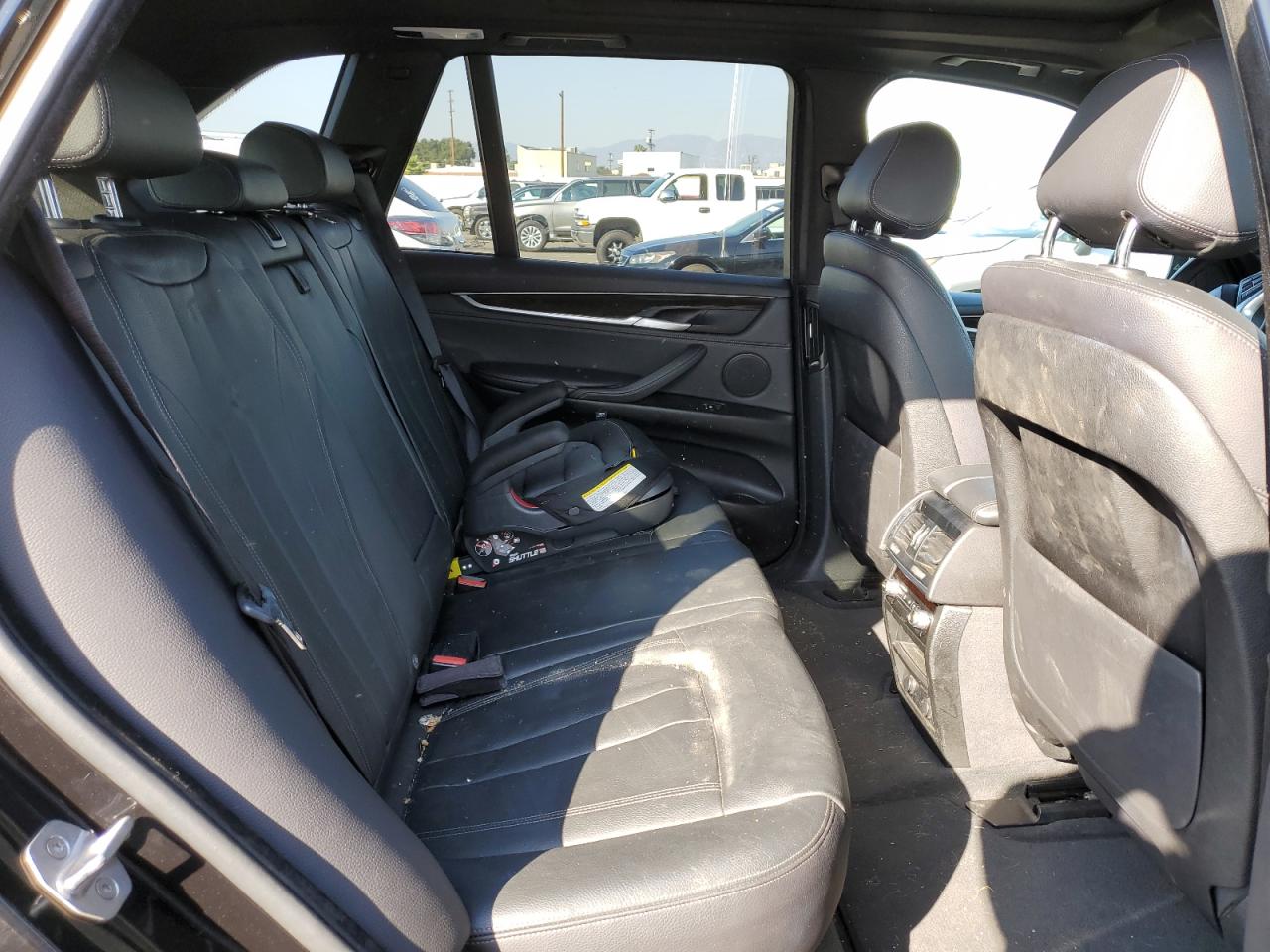 2017 BMW X5 VIN 5UXKR2C38H0X05557 Copart auction photo, burn / minor dent/scratches damage thumbnail 11