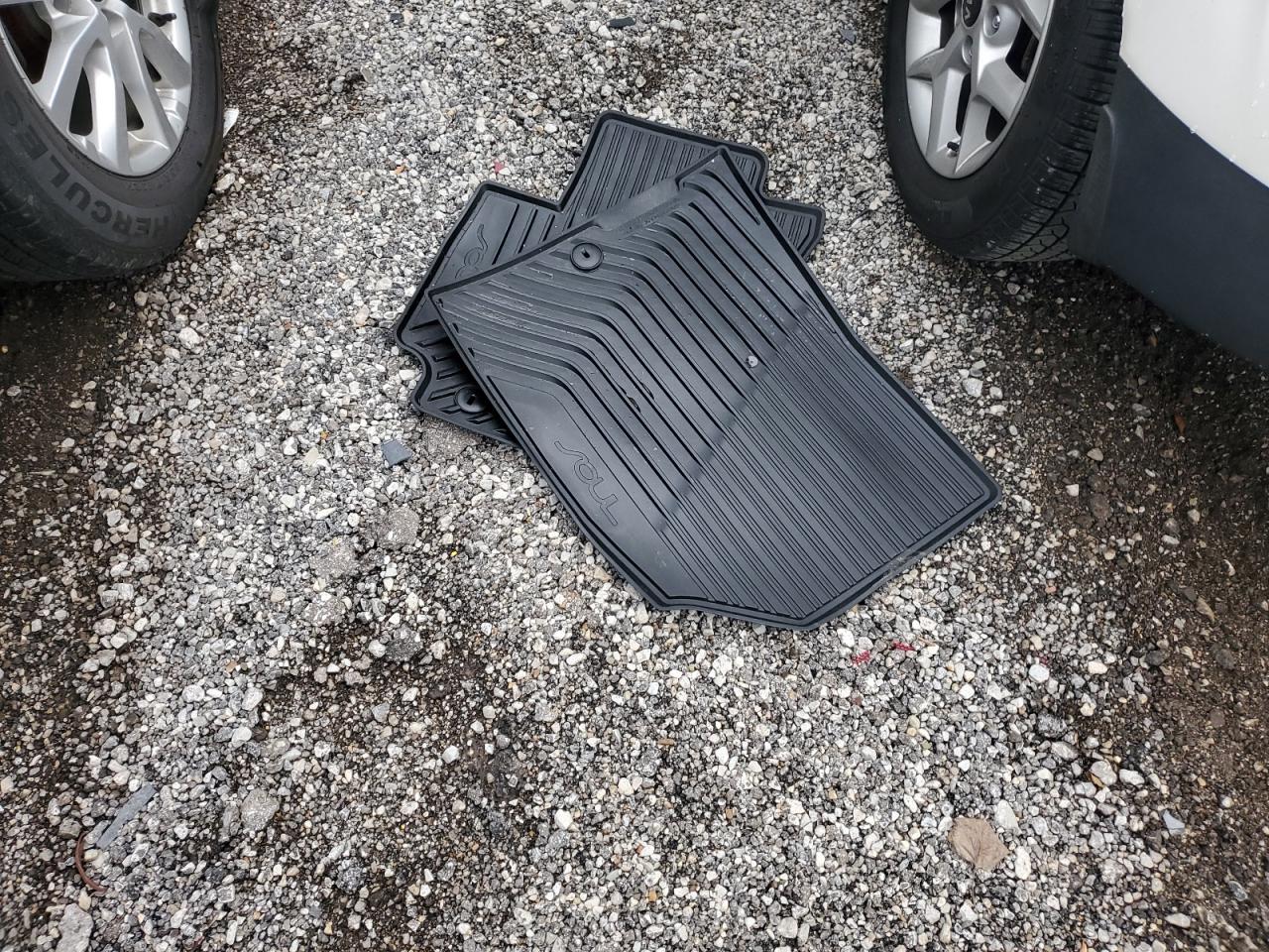 2020 KIA Soul VIN KNDJ23AU0L7018169 Copart auction photo, front end / minor dent/scratches damage thumbnail 15