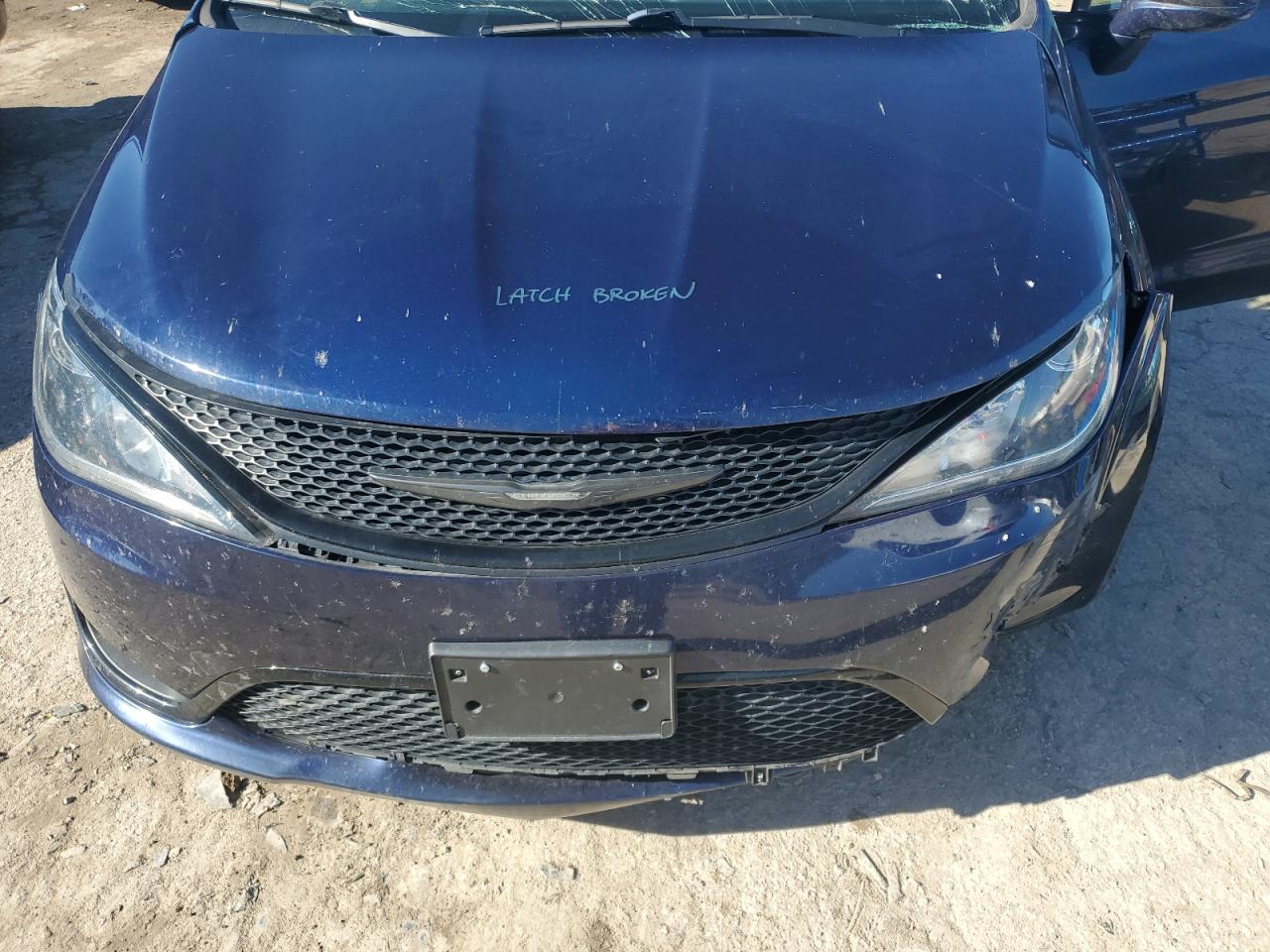 2018 Chrysler Pacifica VIN 2C4RC1BG9JR261133 Copart auction photo, front end damage thumbnail 12
