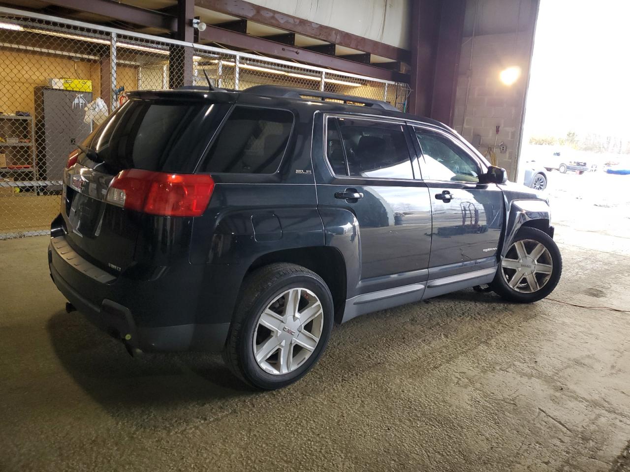 2011 GMC Terrain VIN 2CTFLTE51B6381668 Copart auction photo, front end / undercarriage damage thumbnail 3