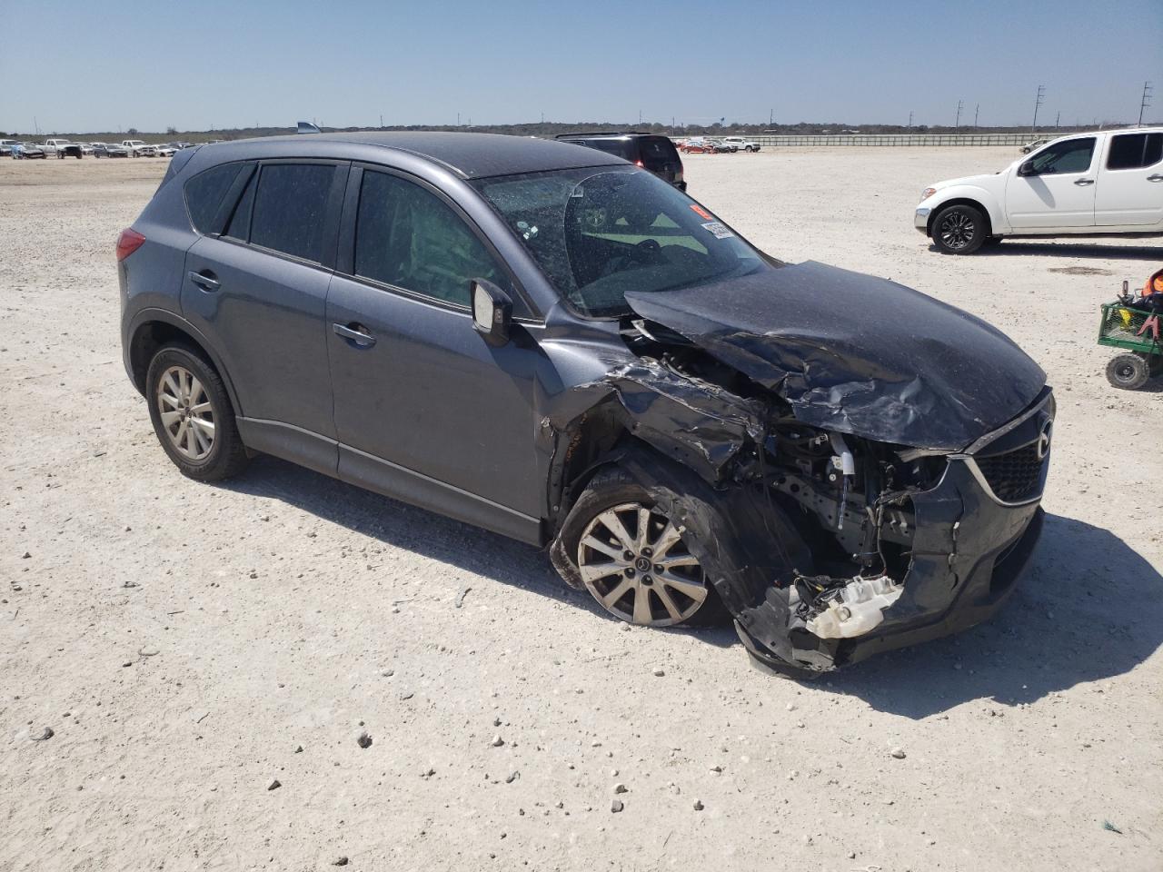 2013 Mazda CX-5 VIN JM3KE2BE6D0111213 Copart auction photo, front end / side damage thumbnail 4