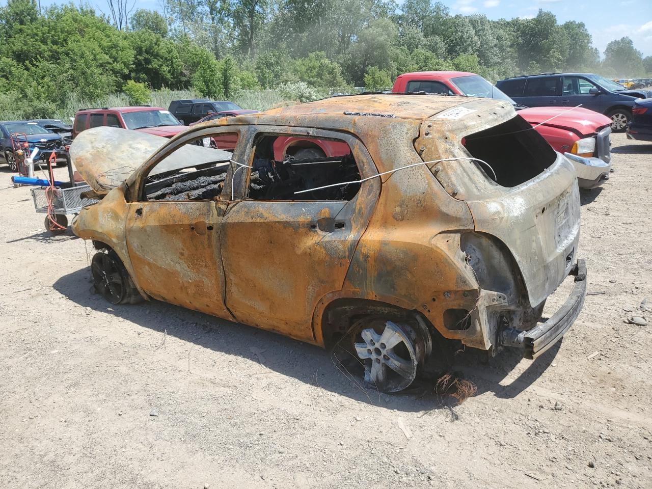 2019 Chevrolet Trax VIN 3GNCJLSB5KL276438 Copart auction photo, burn damage thumbnail 2
