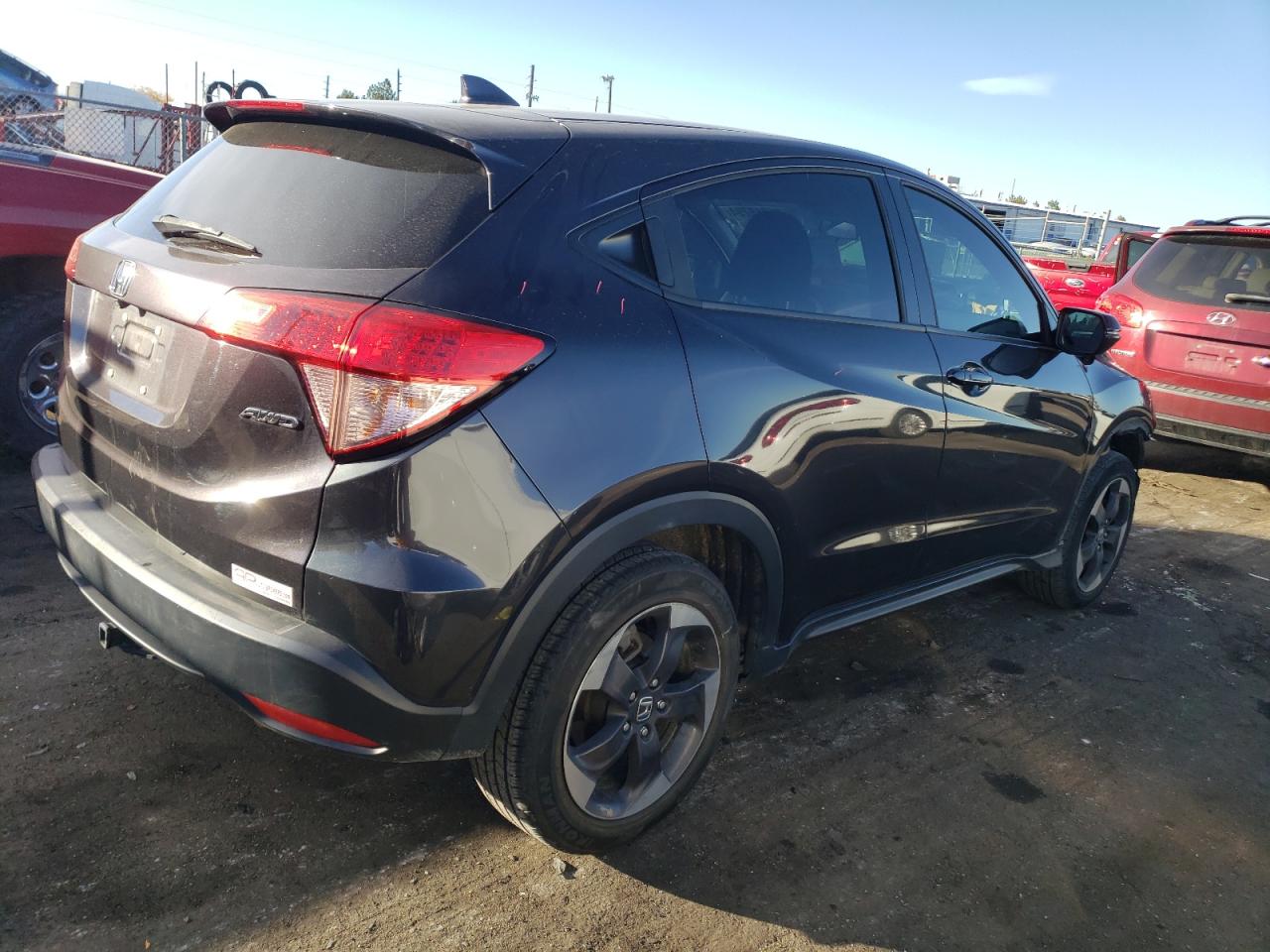 2018 Honda HR-V VIN 3CZRU6H51JG704259 Copart auction photo, front end / minor dent/scratches damage thumbnail 3