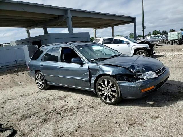 1997 Honda Accord VIN 1HGCE1820VA006099 Copart auction photo, front end / minor dent/scratches damage thumbnail 10