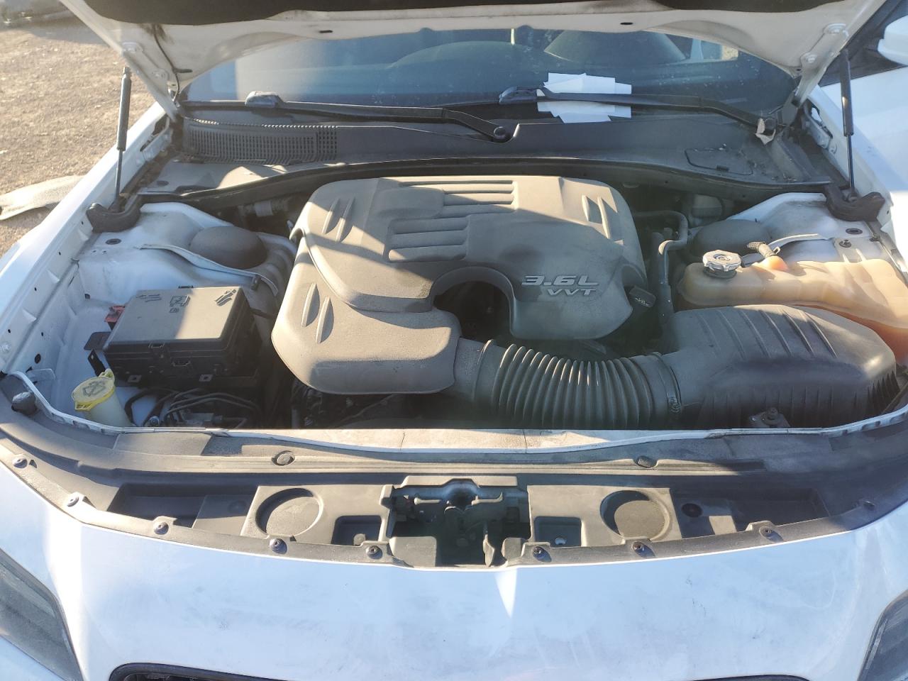 2015 Chrysler 300 VIN 2C3CCABG8FH908709 Copart auction photo, rear end damage thumbnail 12