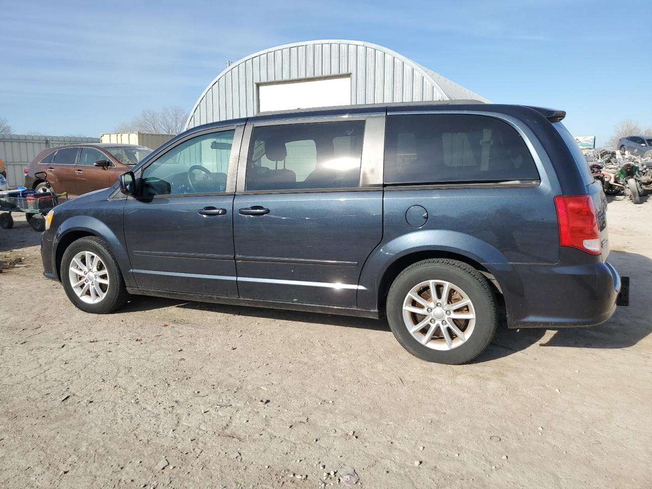 2013 Dodge Caravan VIN 2C4RDGCG2DR817365 Copart auction photo, burn damage thumbnail 2