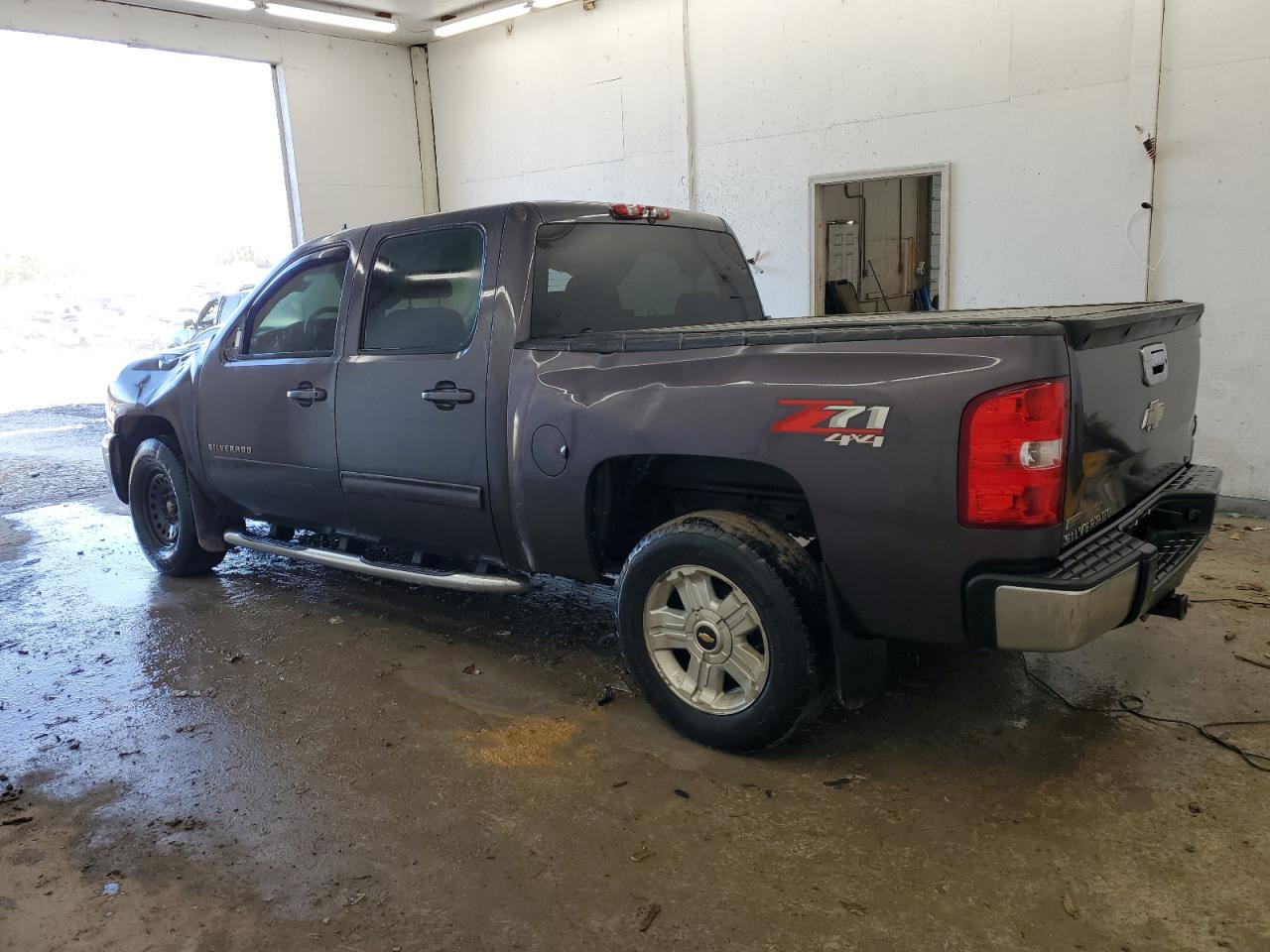 2010 Chevrolet Silverado VIN 3GCRKSE35AG232820 Copart auction photo, side / minor dent/scratches damage thumbnail 2