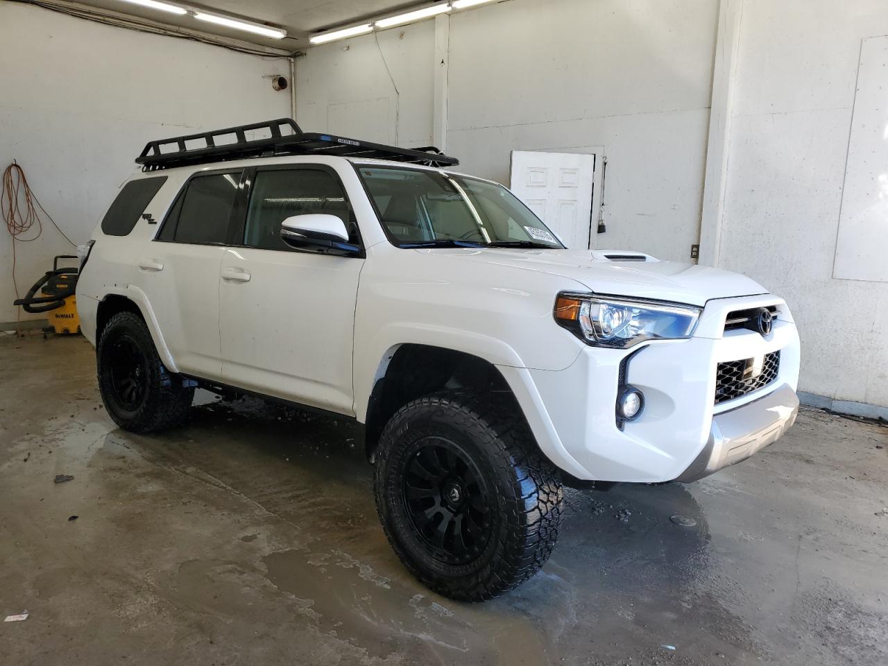 2020 Toyota 4Runner VIN JTEBU5JR7L5773557 Copart auction photo, undercarriage / side damage thumbnail 4