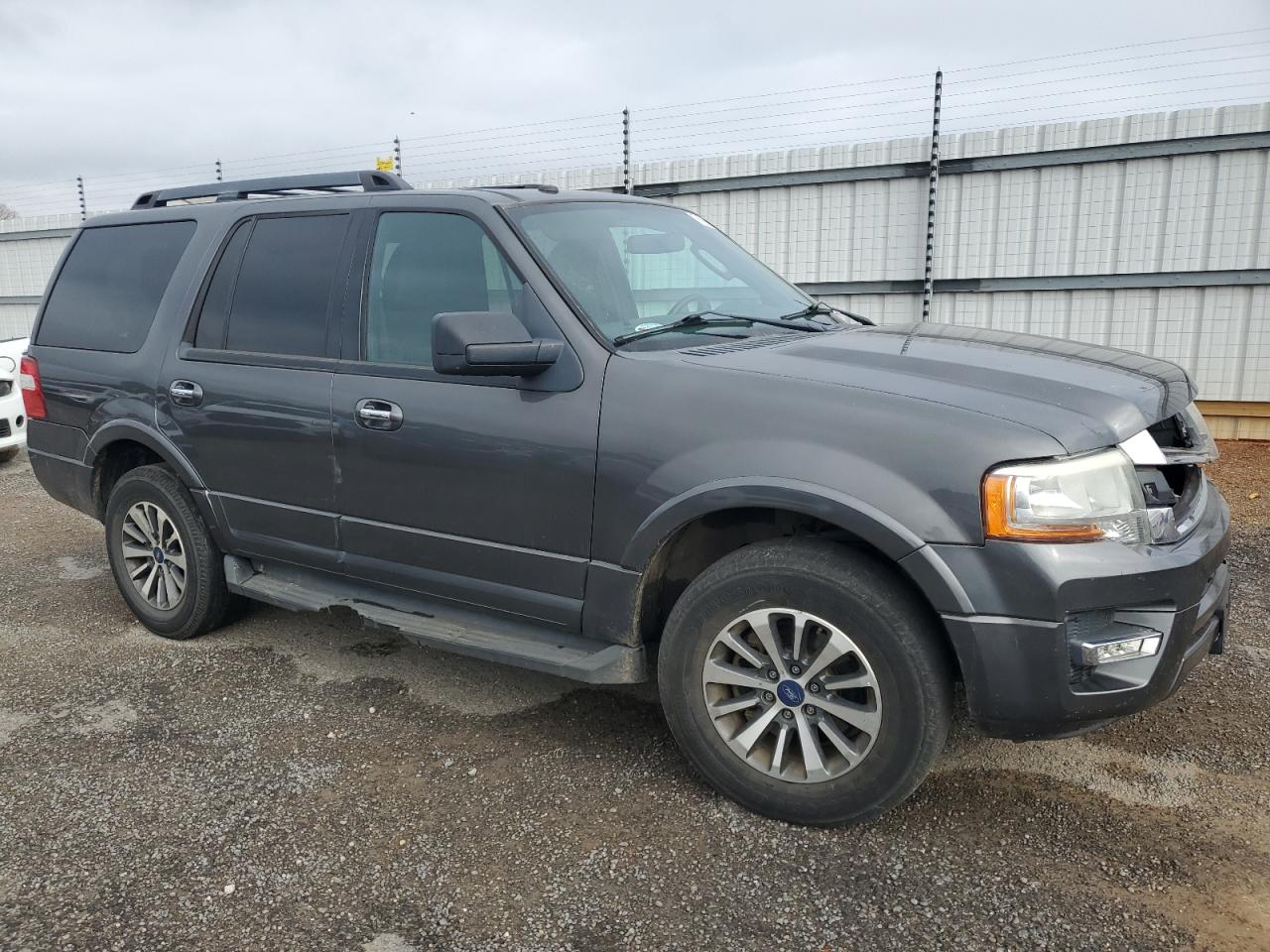 2016 Ford Expedition VIN 1FMJU1HT0GEF56184 Copart auction photo, front end / side damage thumbnail 4