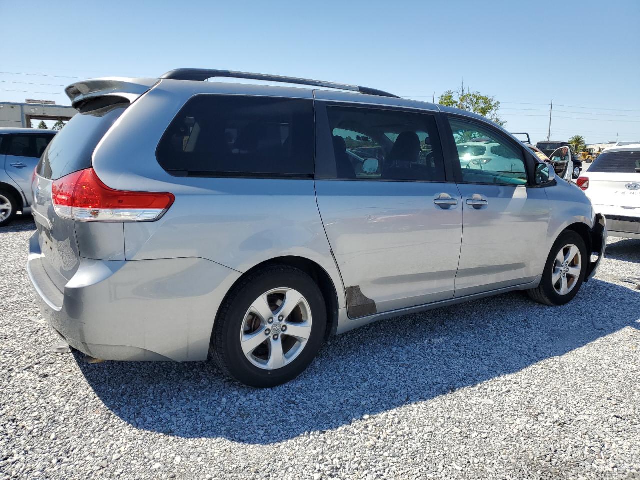 2013 Toyota Sienna VIN 5TDKK3DC3DS317654 Copart auction photo, front end damage thumbnail 3