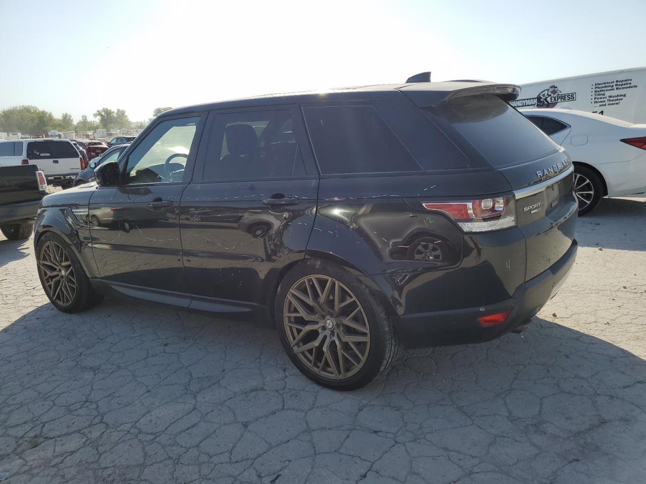 2017 Land Rover Range Rover VIN SALWR2FV7HA671372 Copart auction photo, vandalism / minor dent/scratches damage thumbnail 2