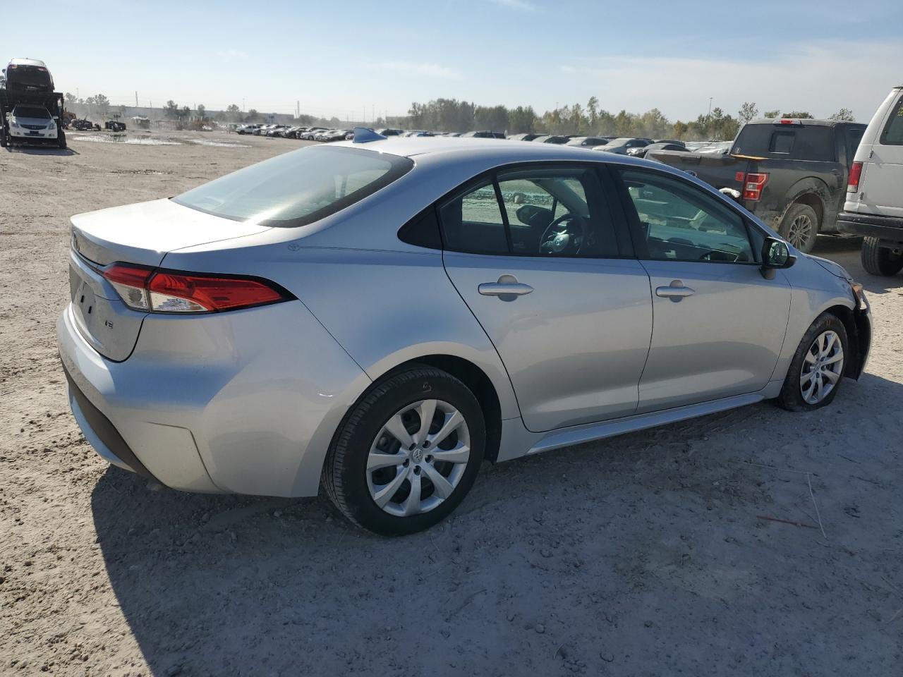 2020 Toyota Corolla VIN 5YFEPRAE8LP062093 Copart auction photo, front end / side damage thumbnail 3