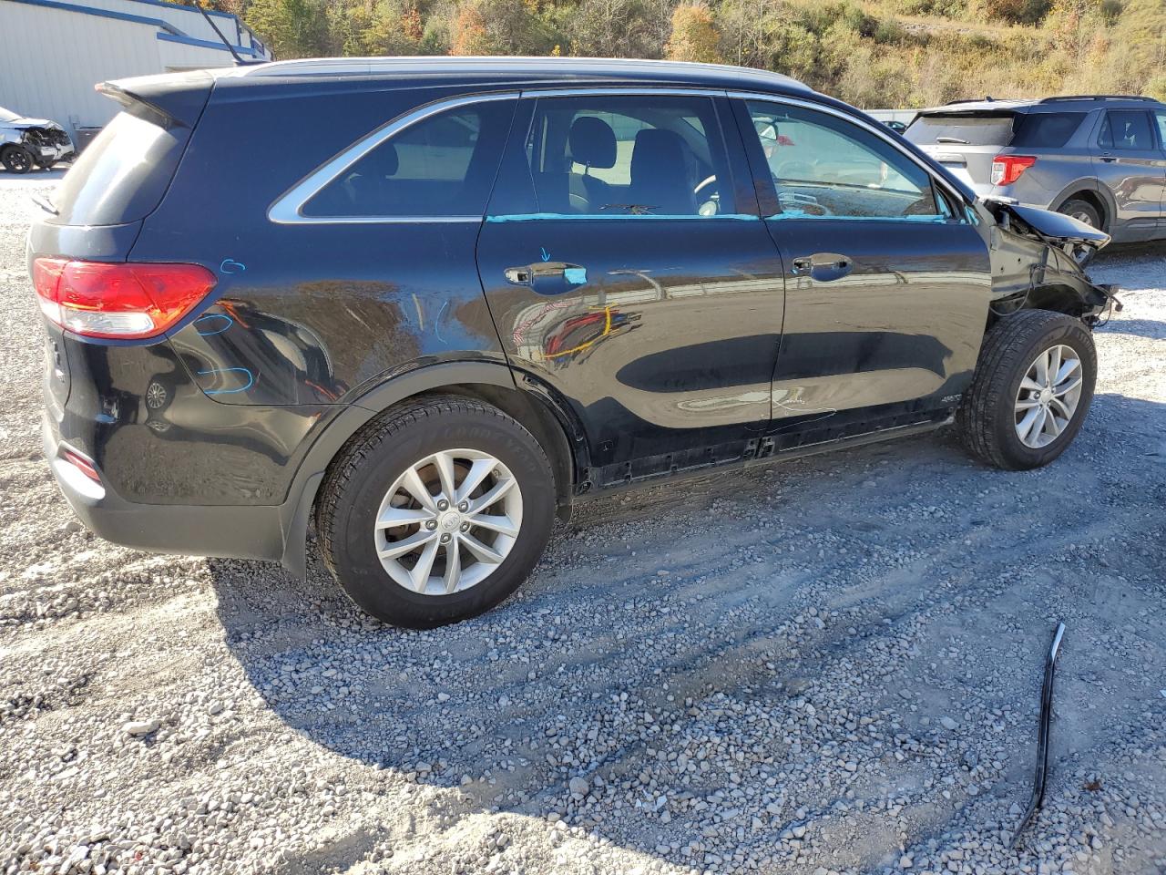 2017 KIA Sorento VIN 5XYPGDA32HG215847 Copart auction photo, all over damage thumbnail 3