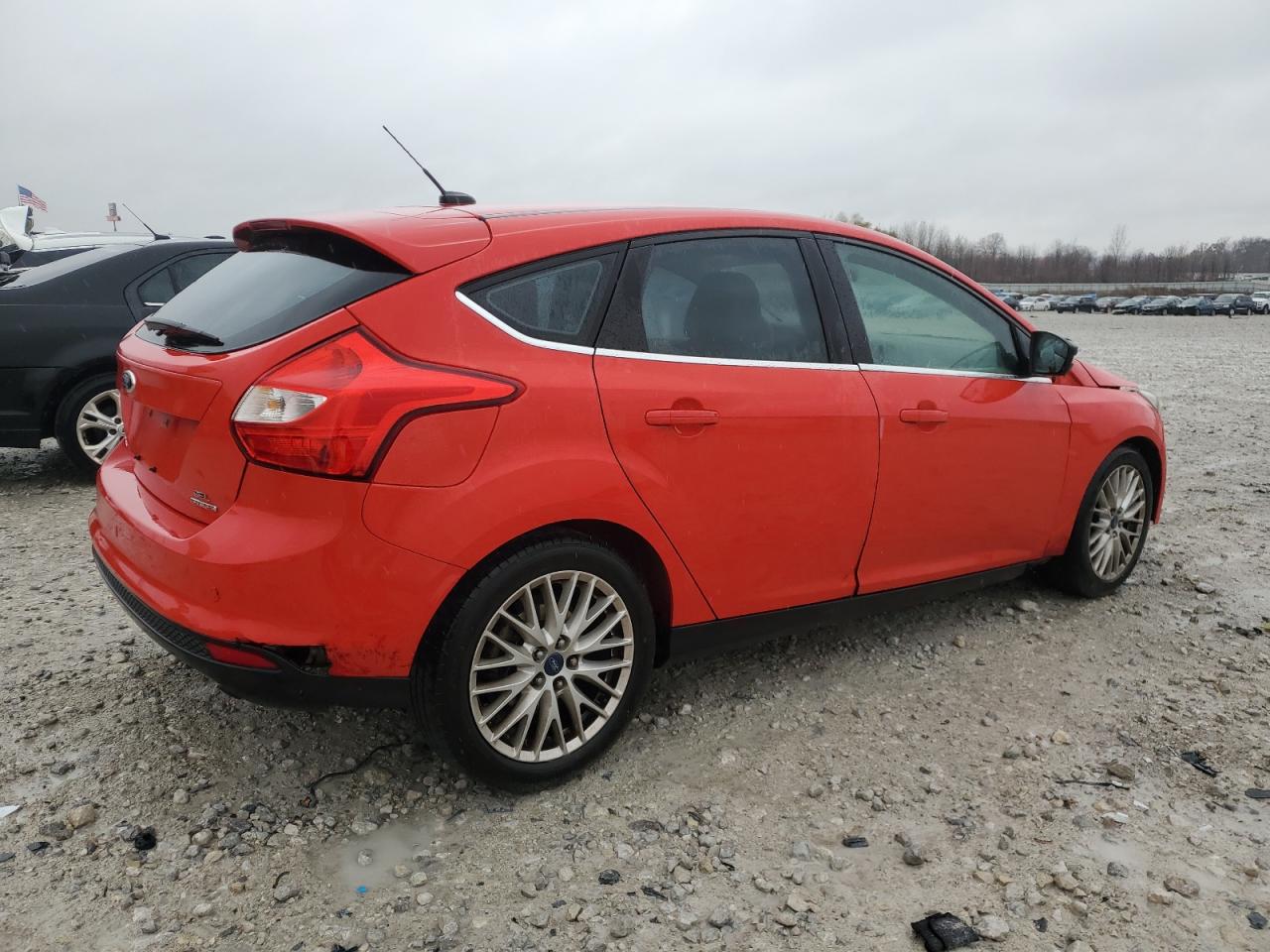 2012 Ford Focus VIN 1FAHP3M20CL462255 Copart auction photo, front end damage thumbnail 3