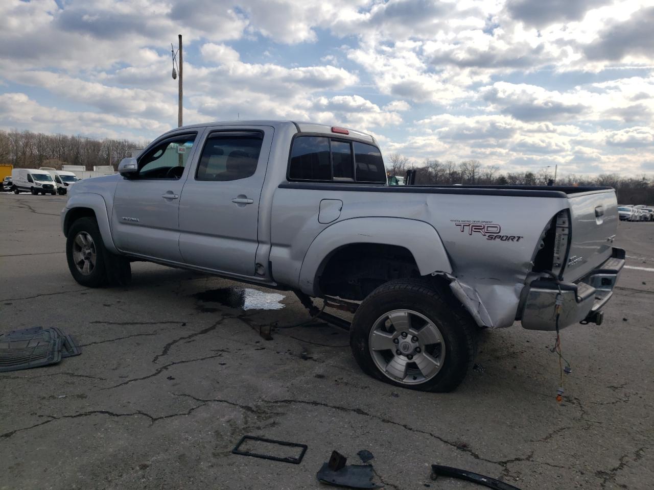 2013 Toyota Tacoma VIN 3TMKU4HN8DM036381 Copart auction photo, rear end / side damage thumbnail 2