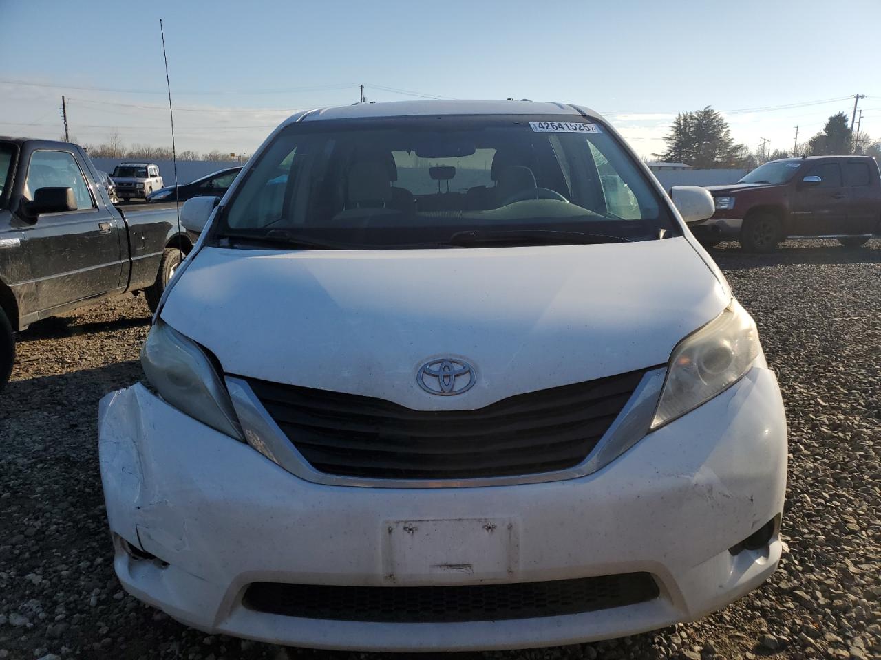 2013 Toyota Sienna VIN 5TDKK3DC7DS397847 Copart auction photo, front end / side damage thumbnail 5