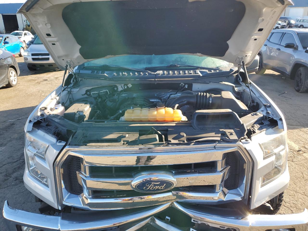 2017 Ford F-150 VIN 1FTEW1C83HFA11868 Copart auction photo, front end / side damage thumbnail 12