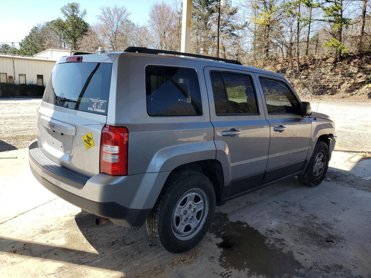 2015 Jeep Liberty (Patriot) VIN 1C4NJPBB0FD349820 Copart auction photo, front end damage thumbnail 3