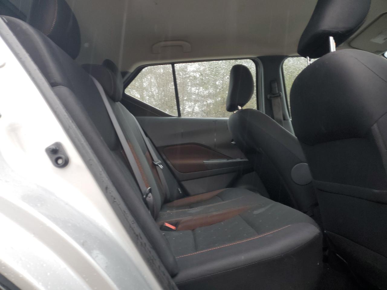 2020 Nissan Kicks VIN 3N1CP5DV1LL557943 Copart auction photo, undercarriage / mechanical damage thumbnail 11