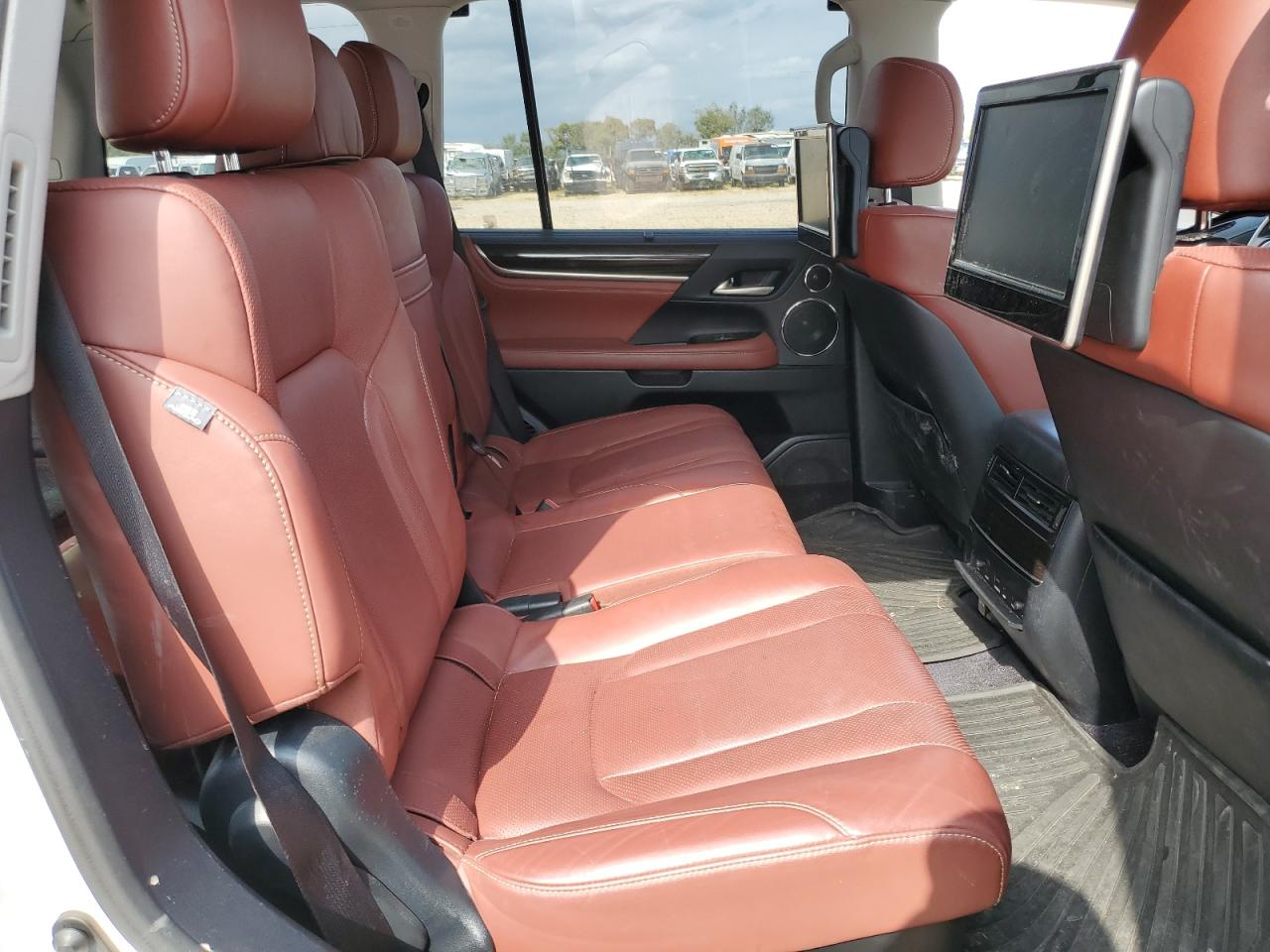 2017 Lexus LX VIN JTJHY7AX6H4239442 Copart auction photo, front end / side damage thumbnail 11