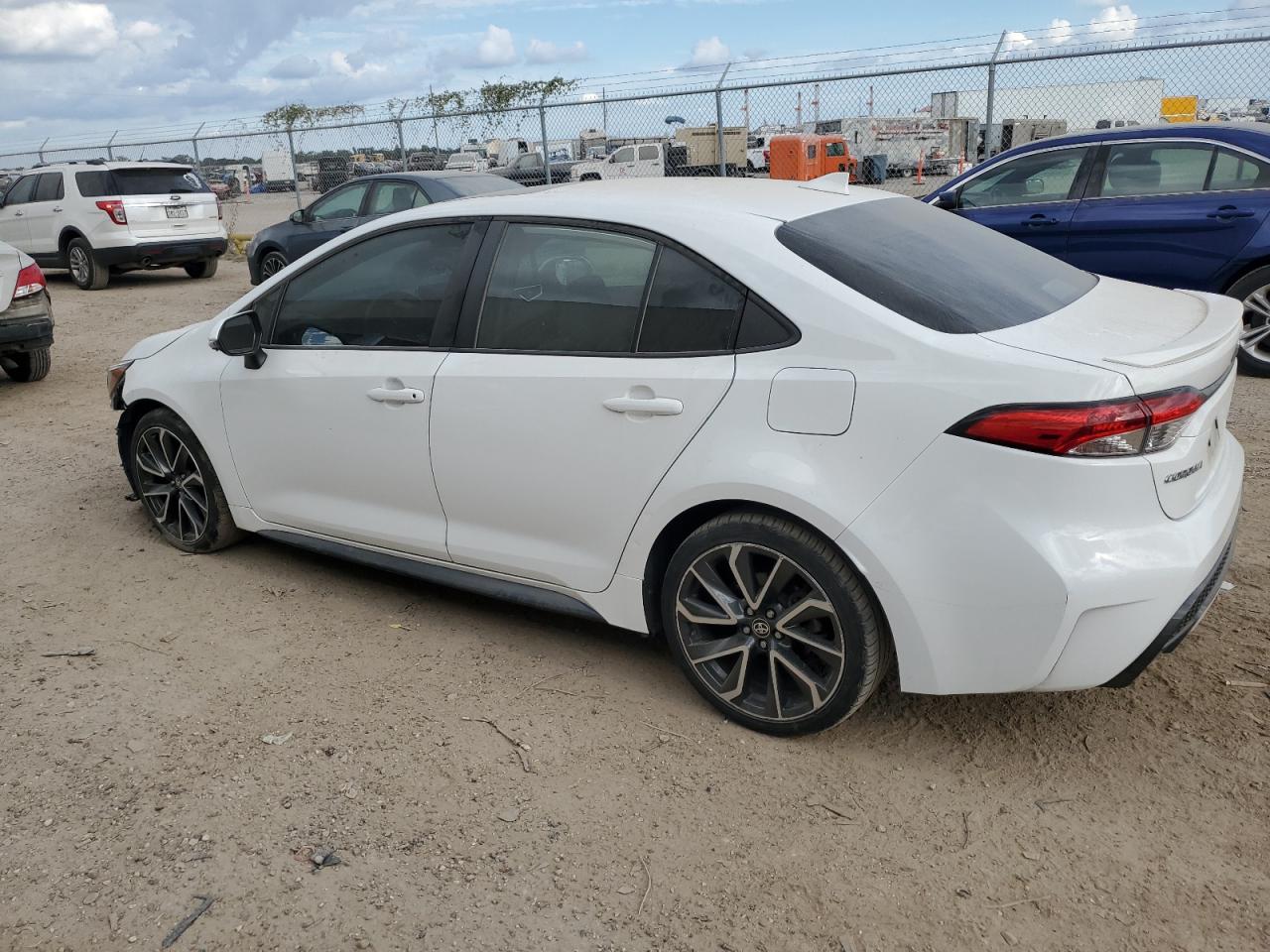 2020 Toyota Corolla VIN 5YFP4RCEXLP042703 Copart auction photo, front end / minor dent/scratches damage thumbnail 2