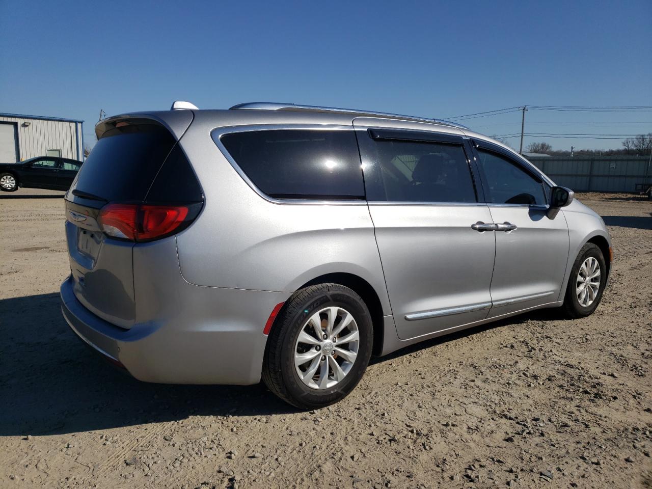 2018 Chrysler Pacifica VIN 2C4RC1BG2JR141738 Copart auction photo, side damage thumbnail 3